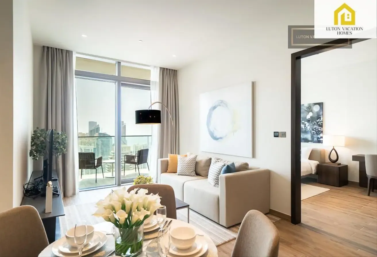 Luxury 1BR apt with spectacular Marina View