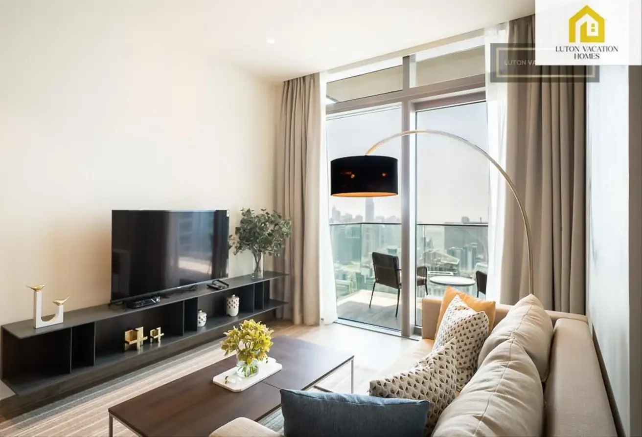 Luxury 1BR apt with spectacular Marina View
