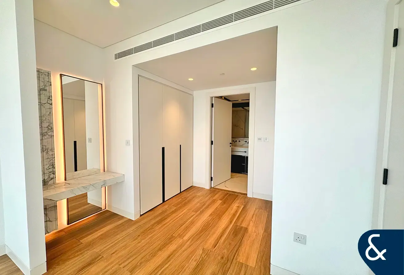 1 Bed | High Floor | Luxury | Unfurnished