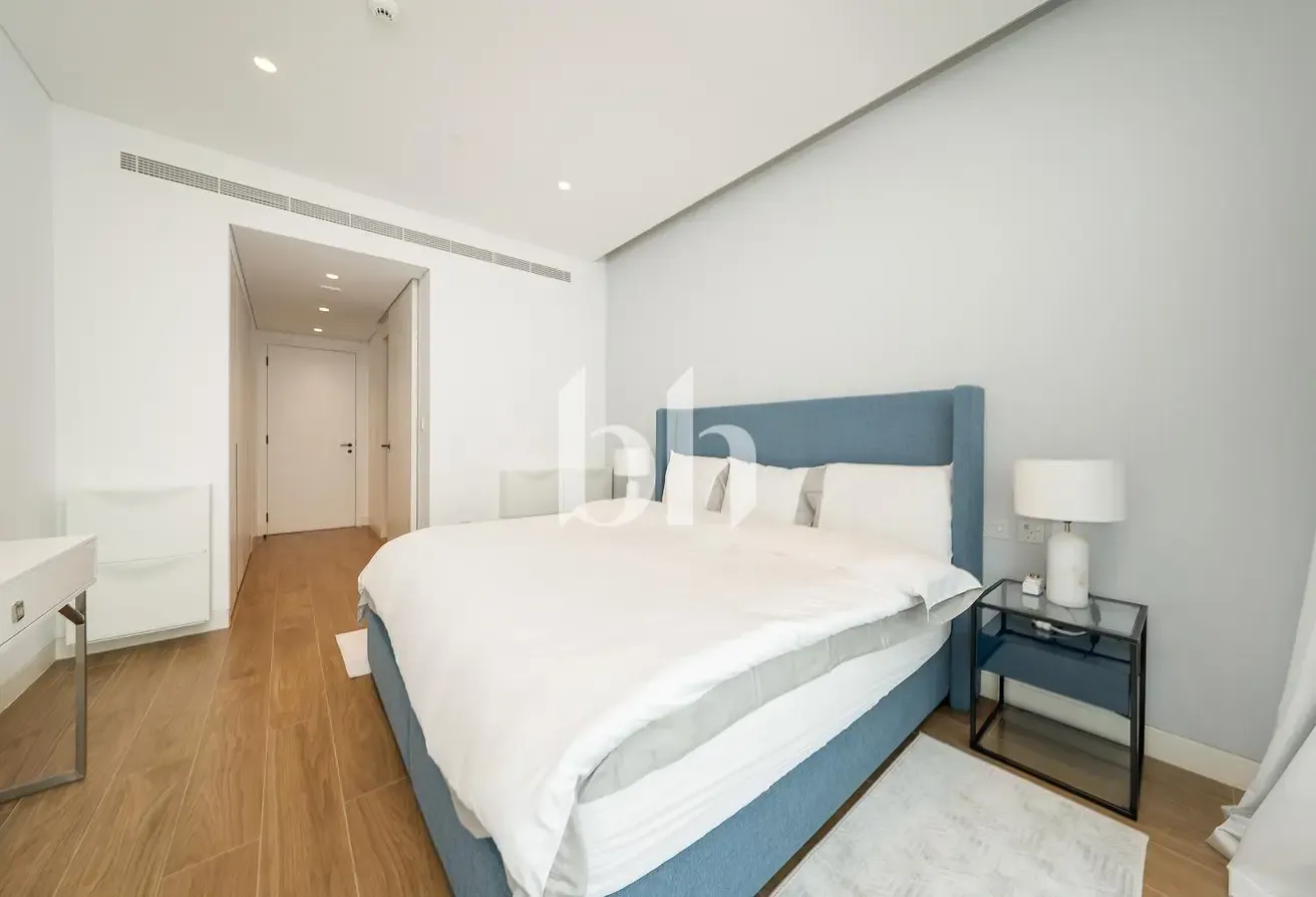 Vacant June | High floor | Stunning views