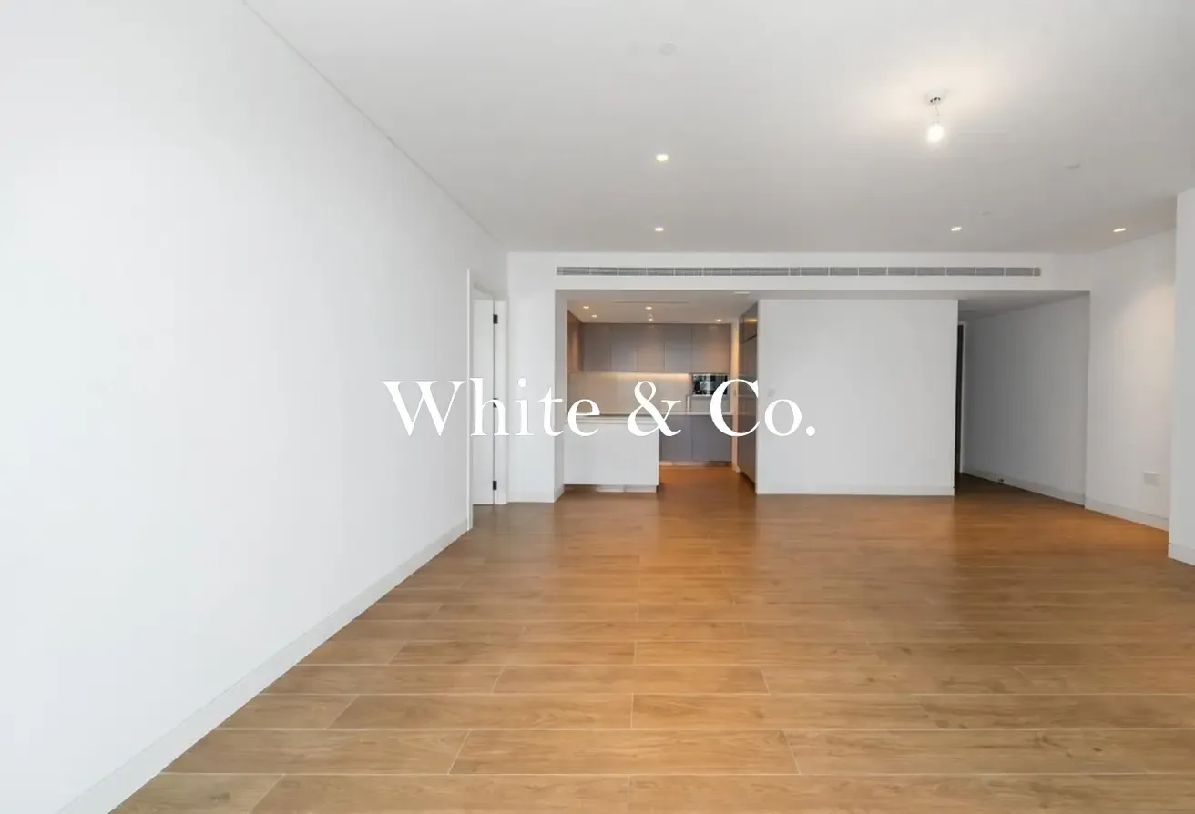 Flexible Cheques | Unfurnished | Large