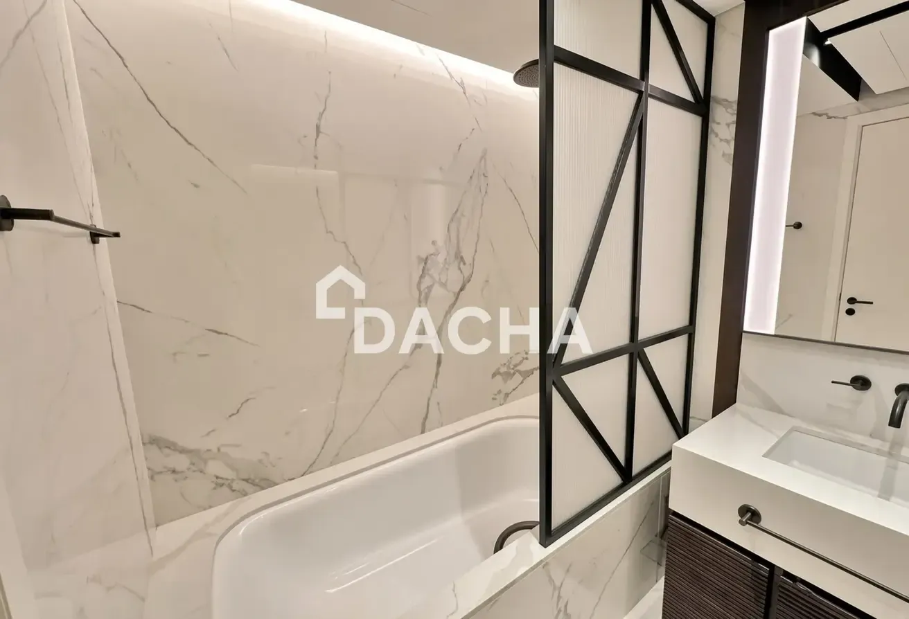 Large Layout | Vacant Now | Stunning Views