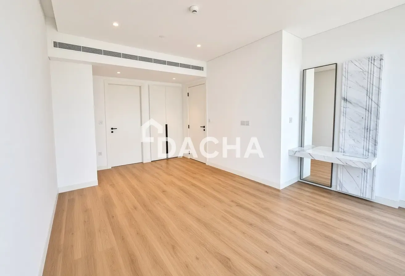 Large Layout | Vacant Now | Stunning Views