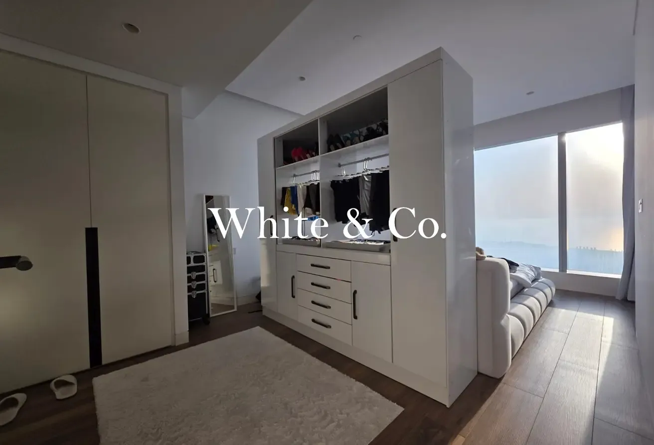 UNFURNISHED | SEA VIEWS | AVAILABLE SEPT
