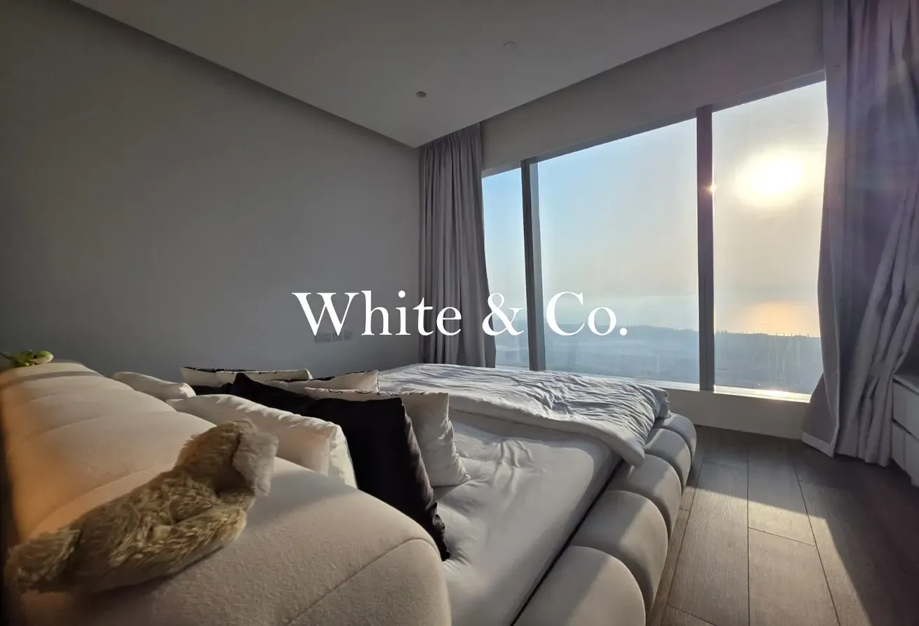 UNFURNISHED | SEA VIEWS | AVAILABLE SEPT