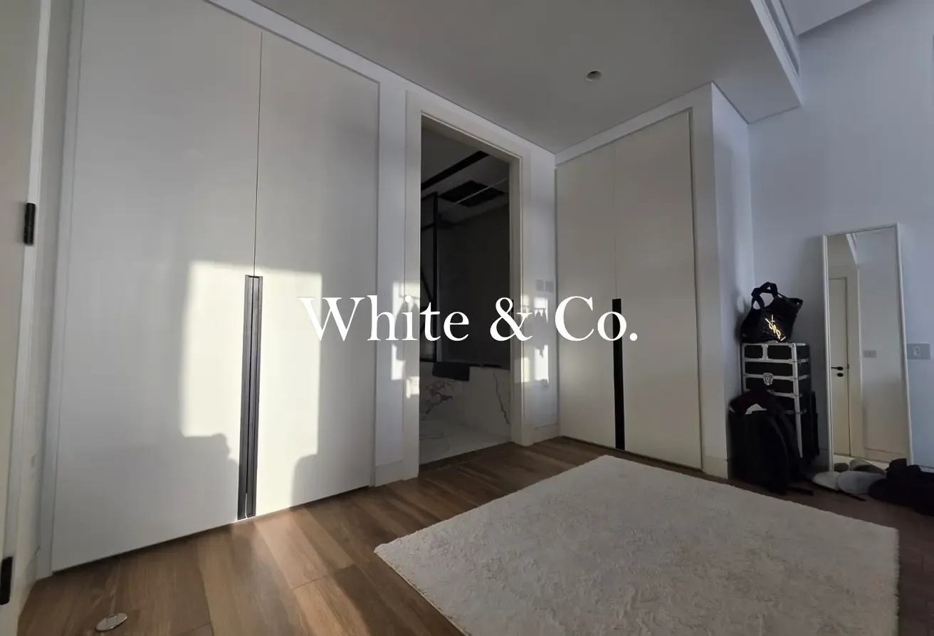 UNFURNISHED | SEA VIEWS | AVAILABLE SEPT