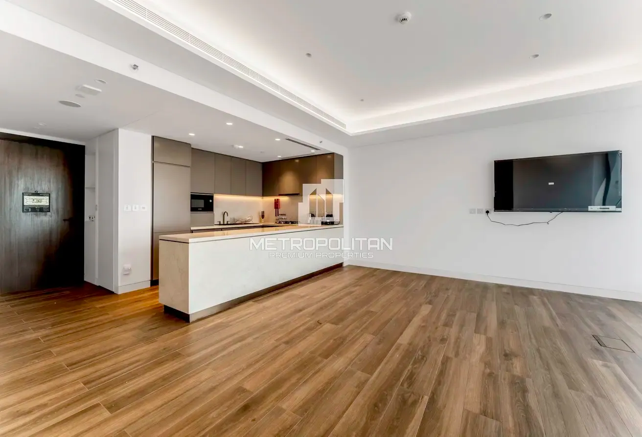 Elevated Floor | Ultra Luxury Building | Spacious