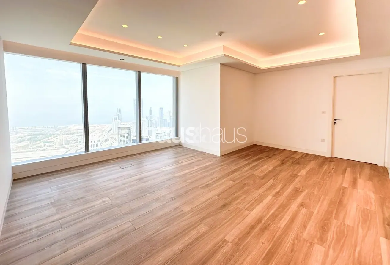 Unfurnished | High Floor | Luxury Living
