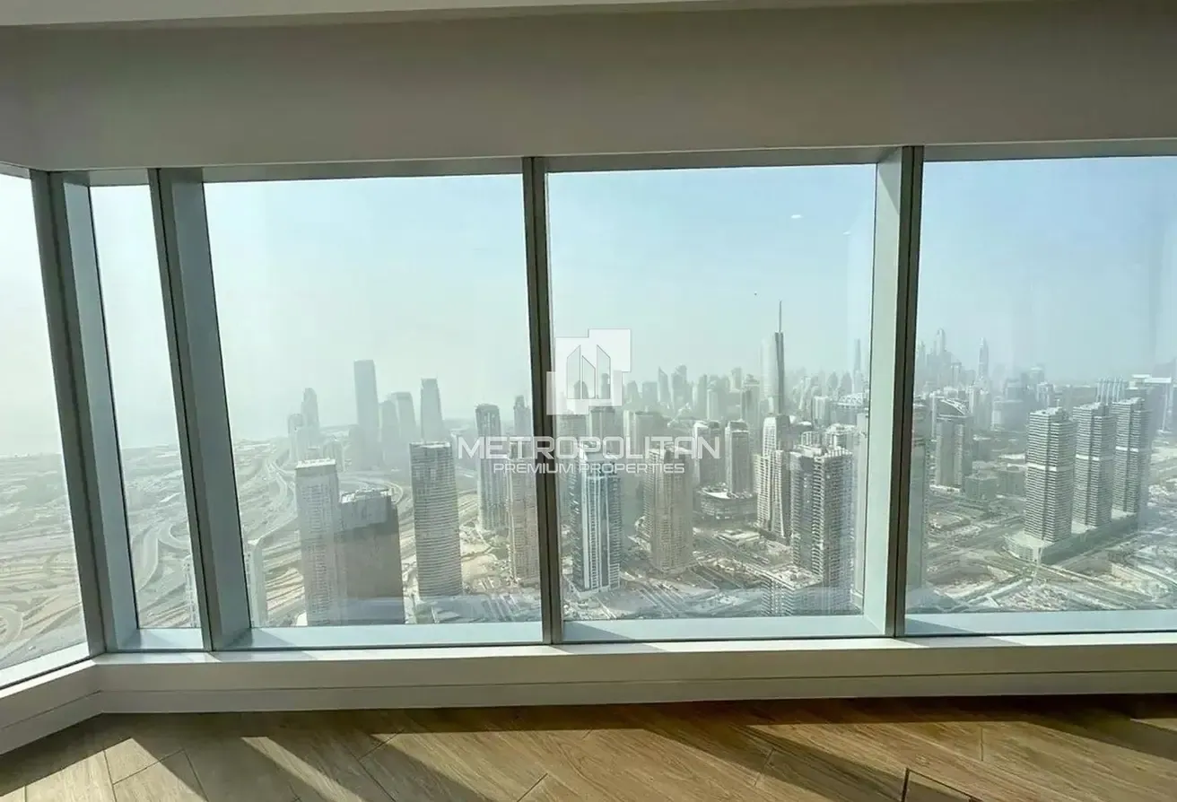 Unique Layout | Panoramic Views | Large 3BR