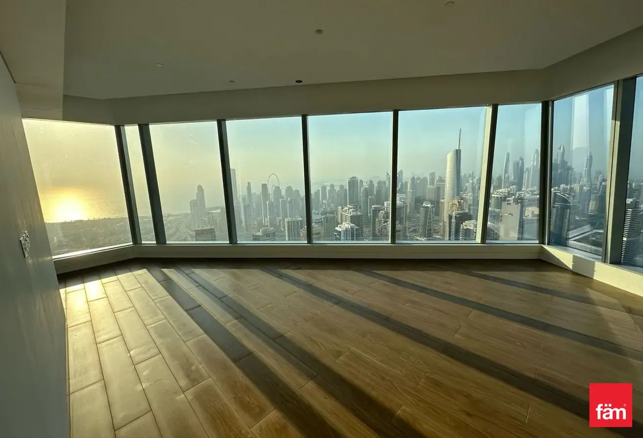 Panoramic Views | Lux Living On The Top