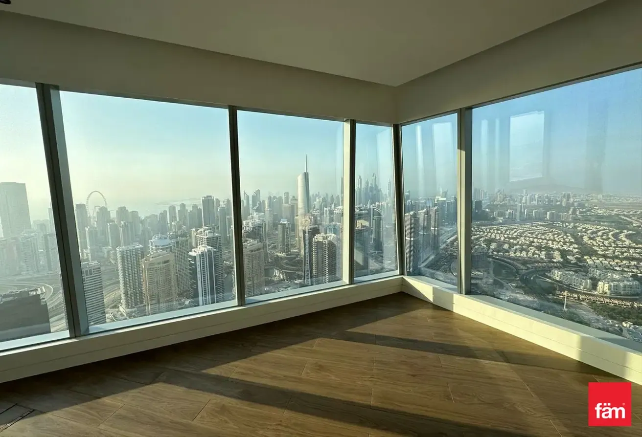 Panoramic Views | Lux Living On The Top
