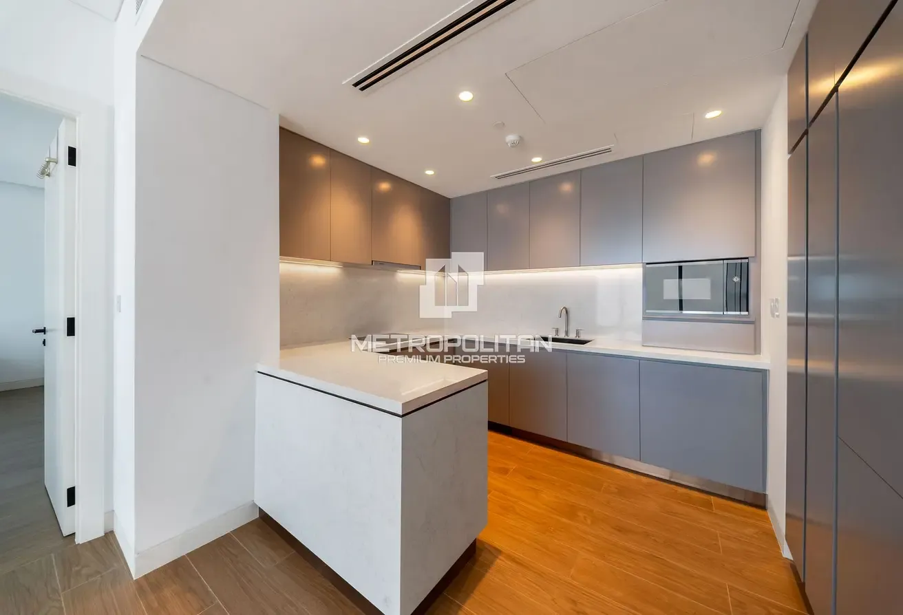 Large 1-Bed | High Floor | Ready End of August