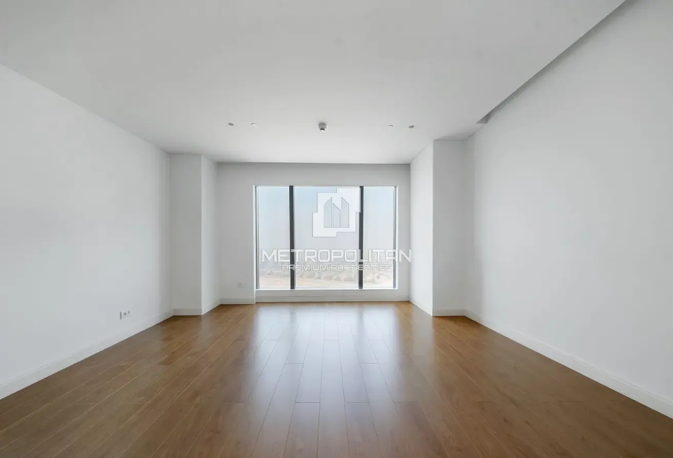 Large 1-Bed | High Floor | Ready End of August