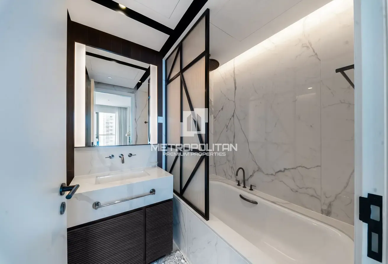 Large 1-Bed | High Floor | Ready End of August