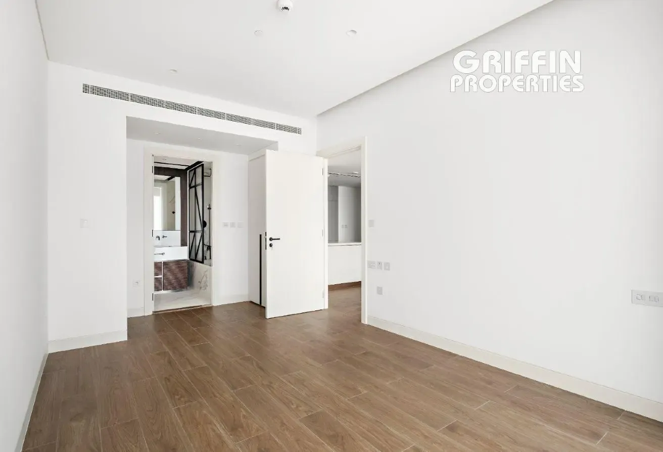 1BED | Kitchen Appliances | Available from August
