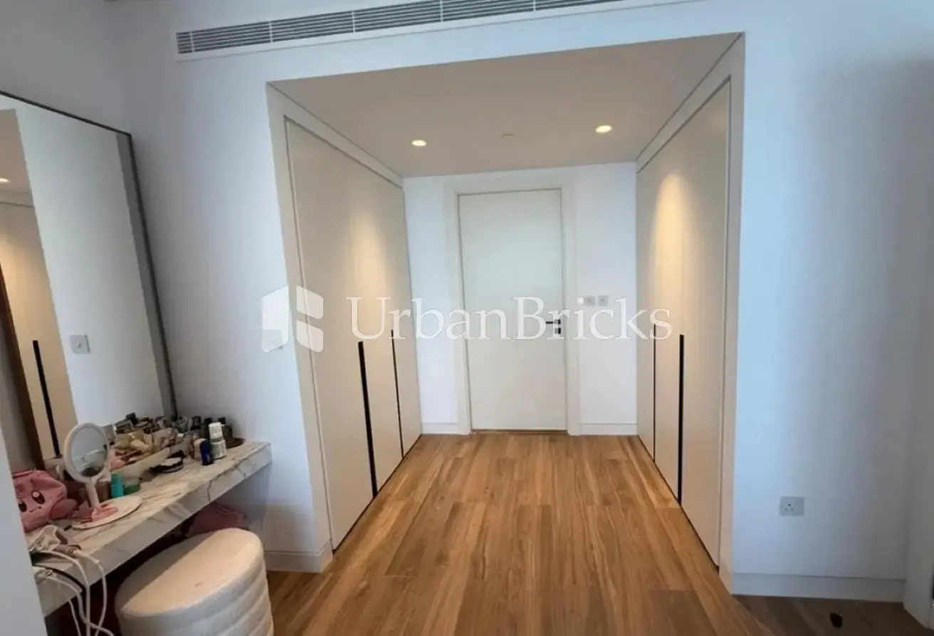 Vacant | Community View | Luxury Furniture