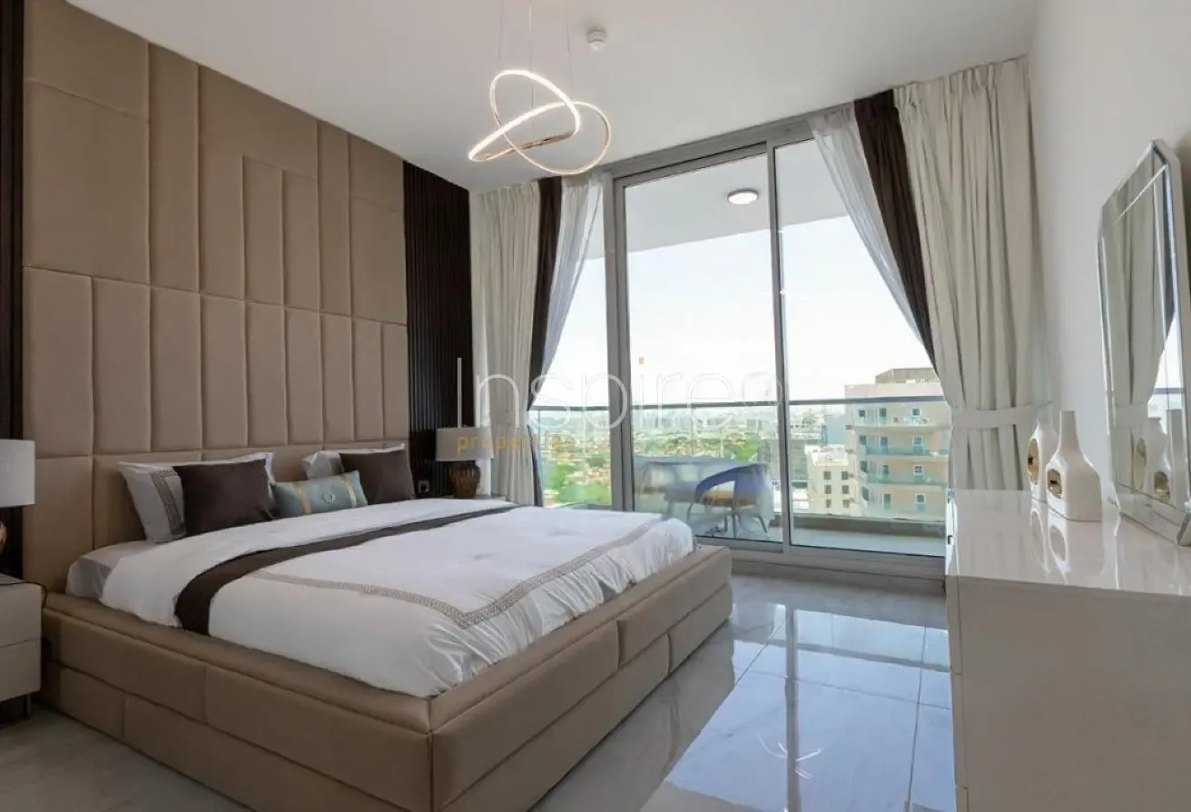 Luxury 2BR+ Study | Private Jacuzzi | High Floor