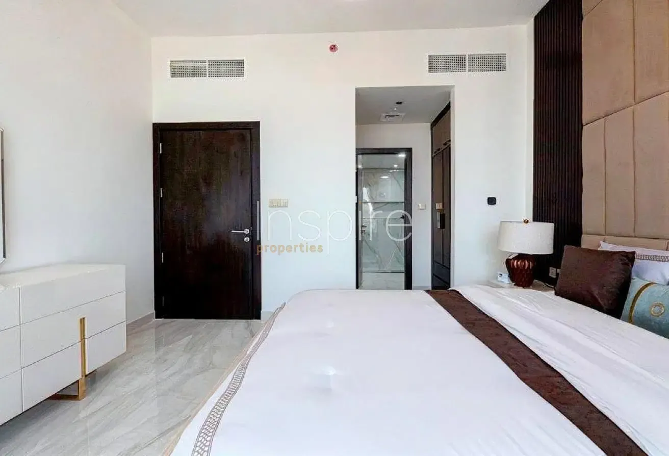 Luxury 2BR+ Study | Private Jacuzzi | High Floor