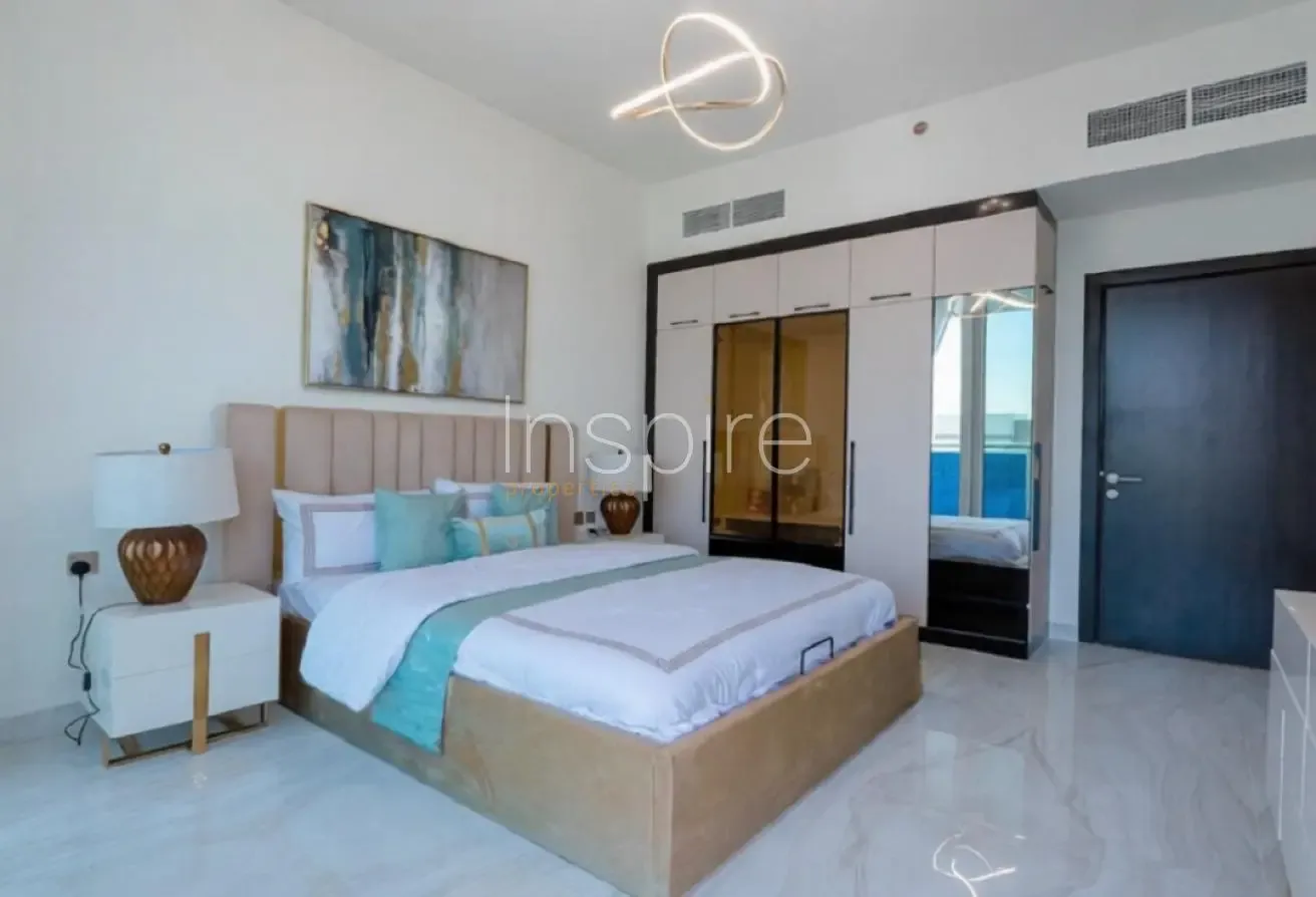 Luxury 2BR+ Study | Private Jacuzzi | High Floor