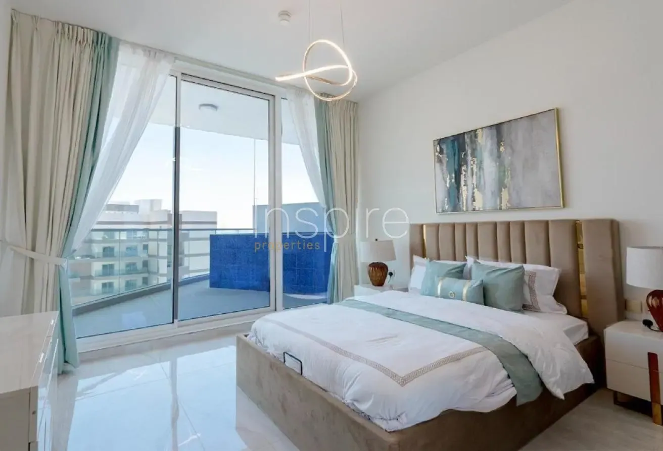 Luxury 2BR+ Study | Private Jacuzzi | High Floor