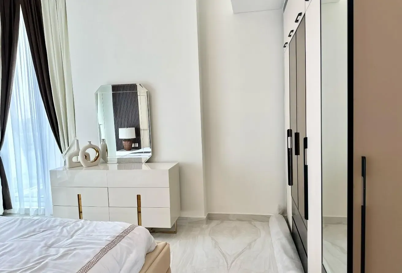 VACANT ON HIGH FLOOR/3 BHK+ MAID/ PRIVATE POOL