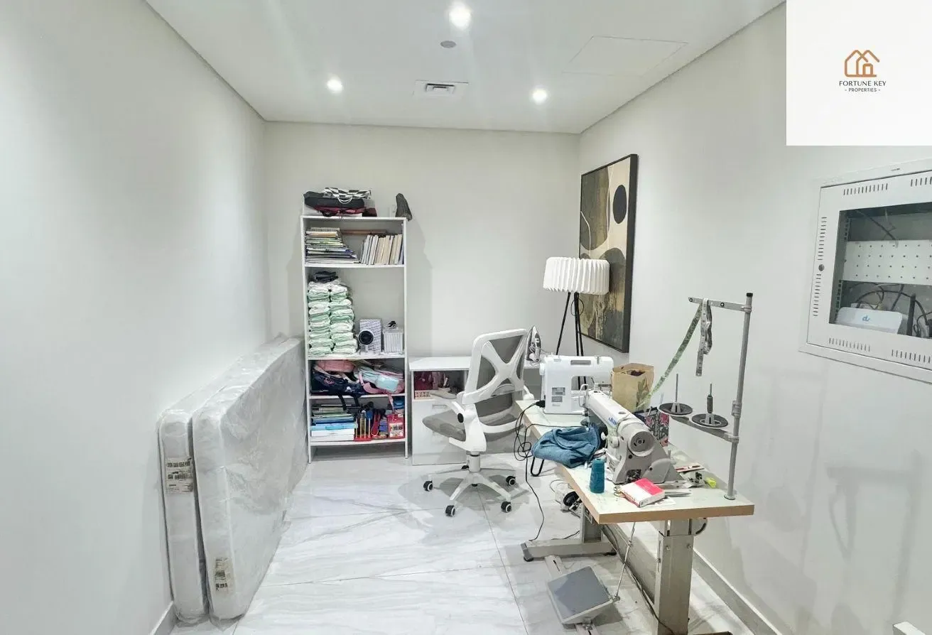 Exclusive | With Pool and terrace | Vacating Soon