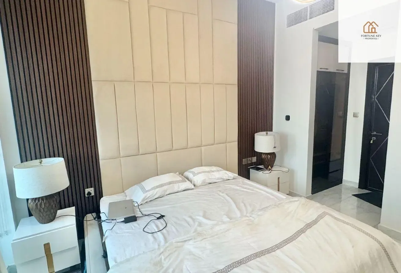 Exclusive | With Pool and terrace | Vacating Soon