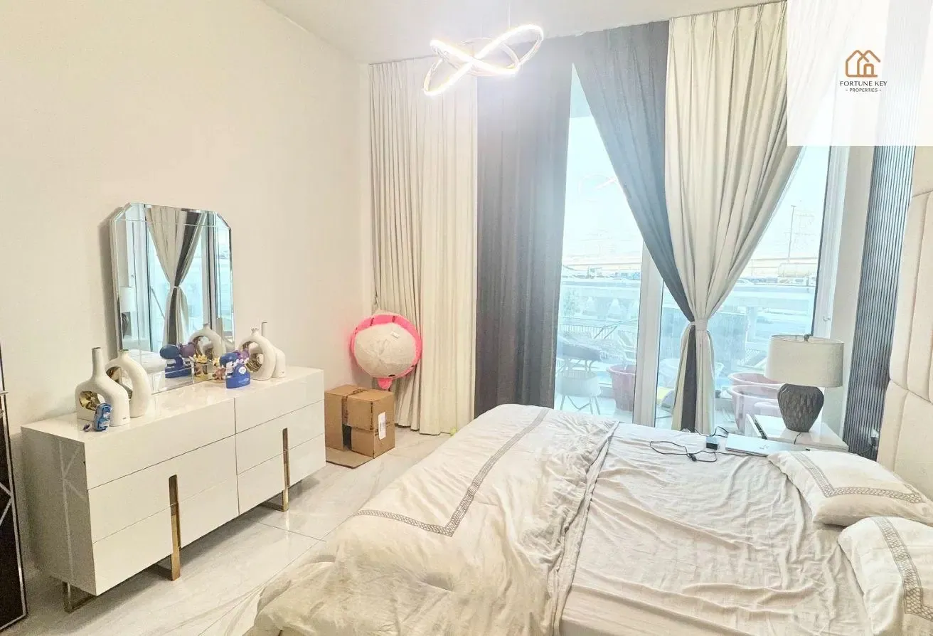 Exclusive | With Pool and terrace | Vacating Soon