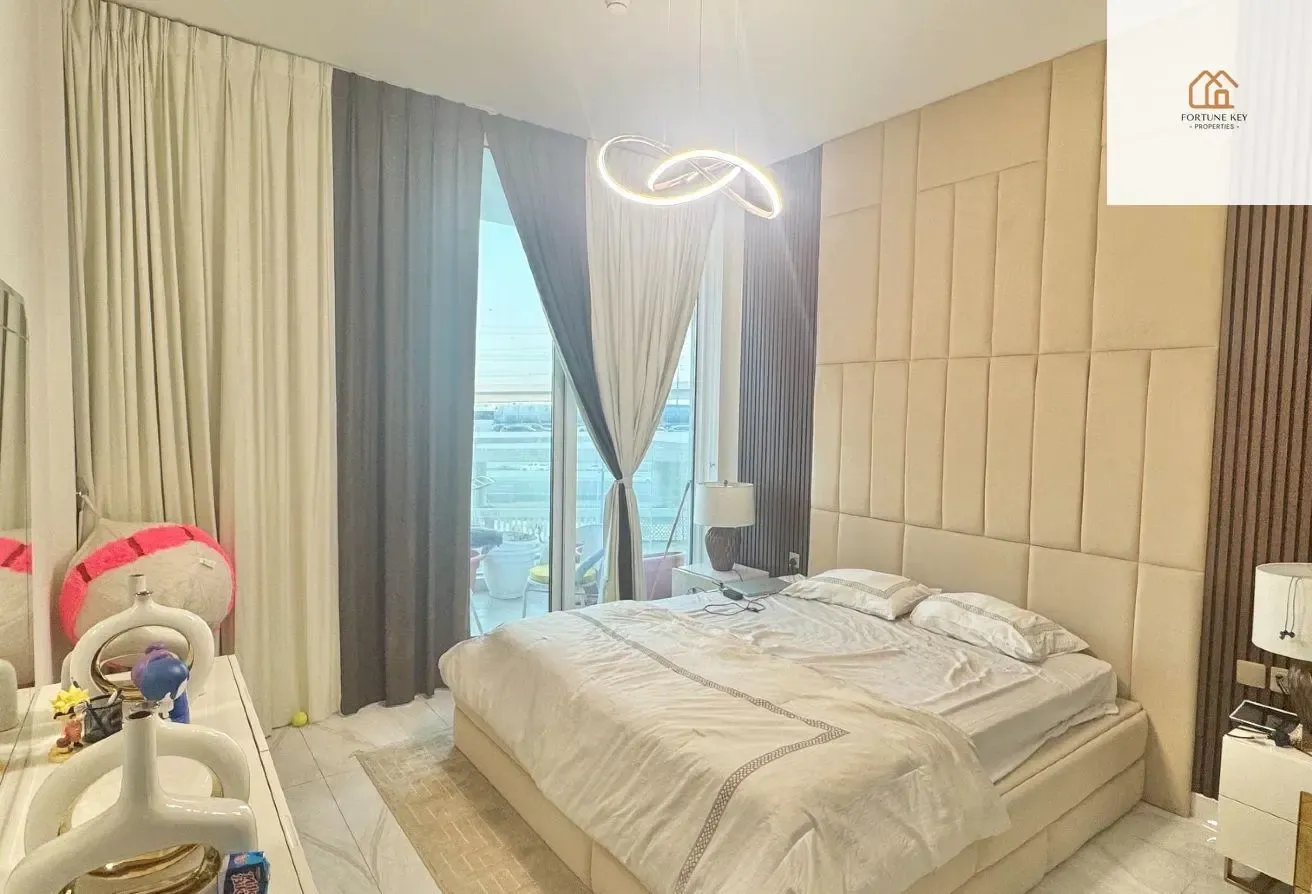 Exclusive | With Pool and terrace | Vacating Soon