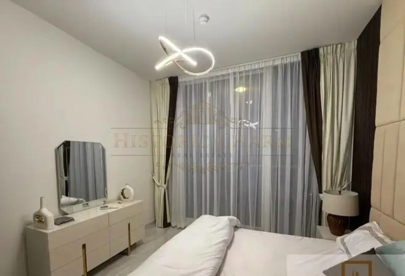 Furnished 1.5BR + Office | Convertible 2BR