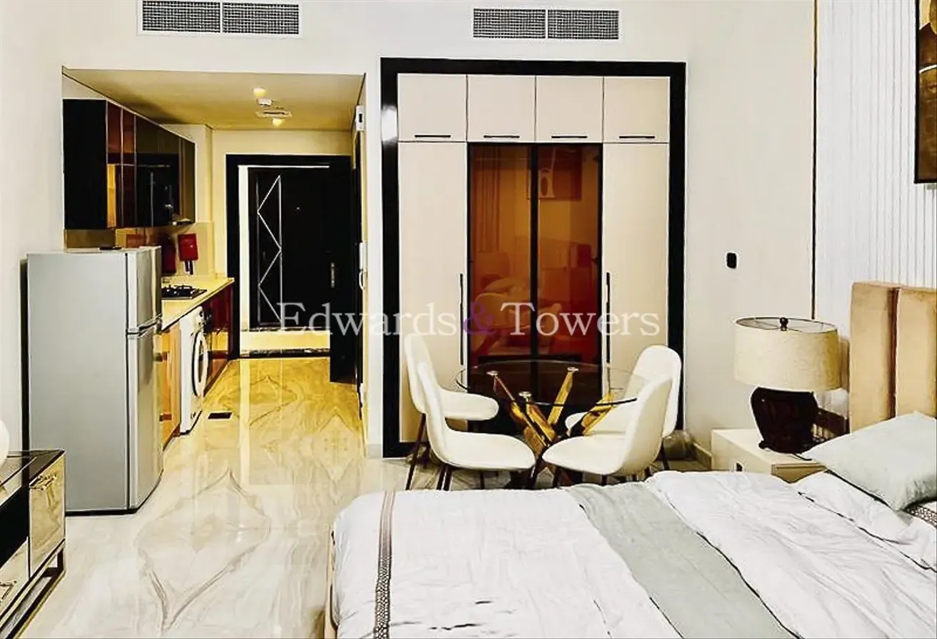 Vacant | Balcony | Fully Furnished