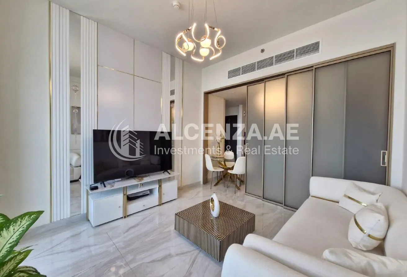 Luxury 1BR + Study | Spacious Layout | Vacant