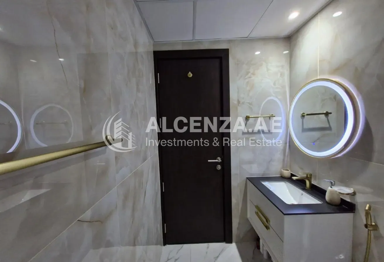 Luxury 1BR + Study | Spacious Layout | Vacant