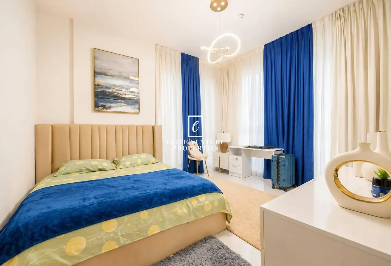 FULLY FURNISHED | LUXURIOUS LIVING+STUDY / MAID'S ROOM