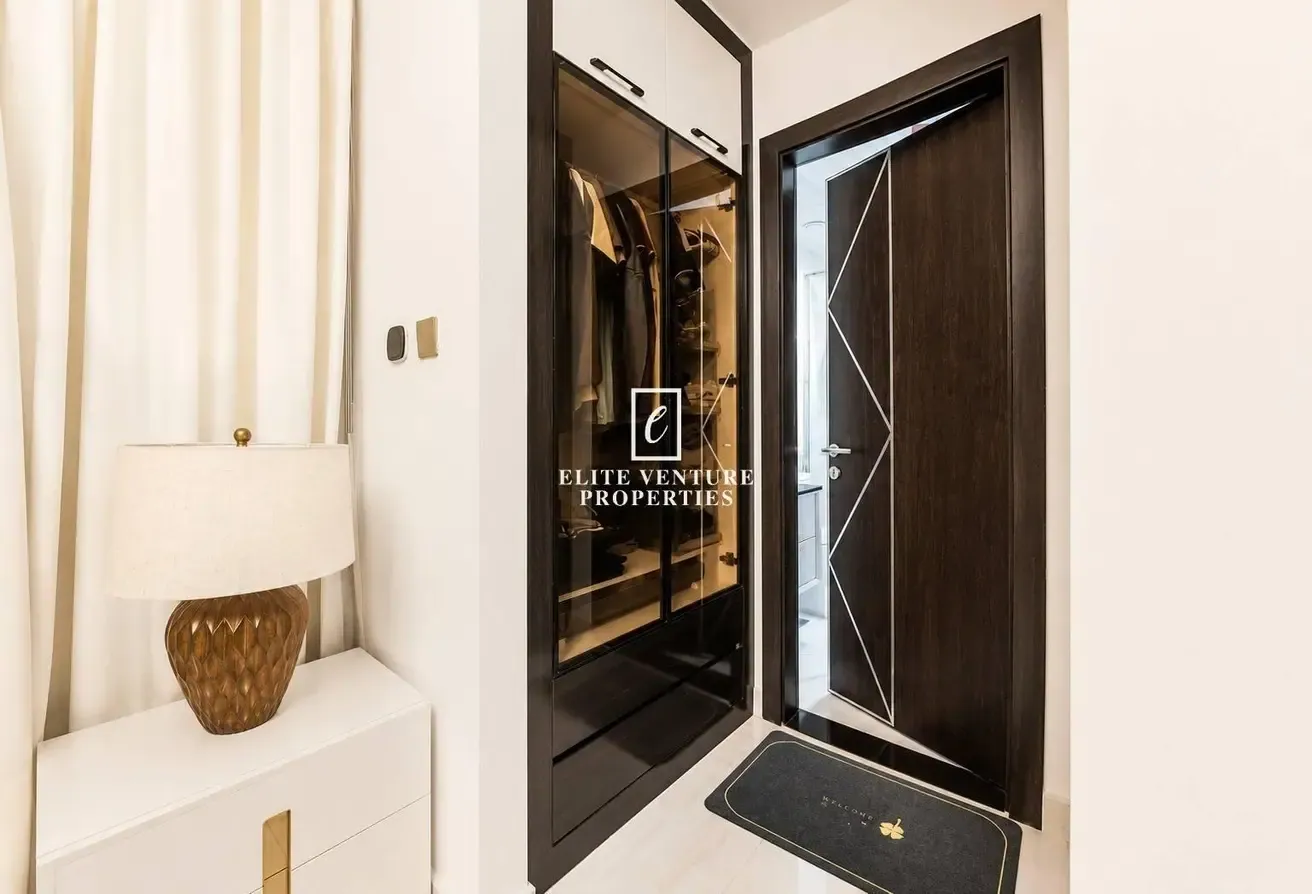 FULLY FURNISHED | LUXURIOUS LIVING+STUDY / MAID'S ROOM