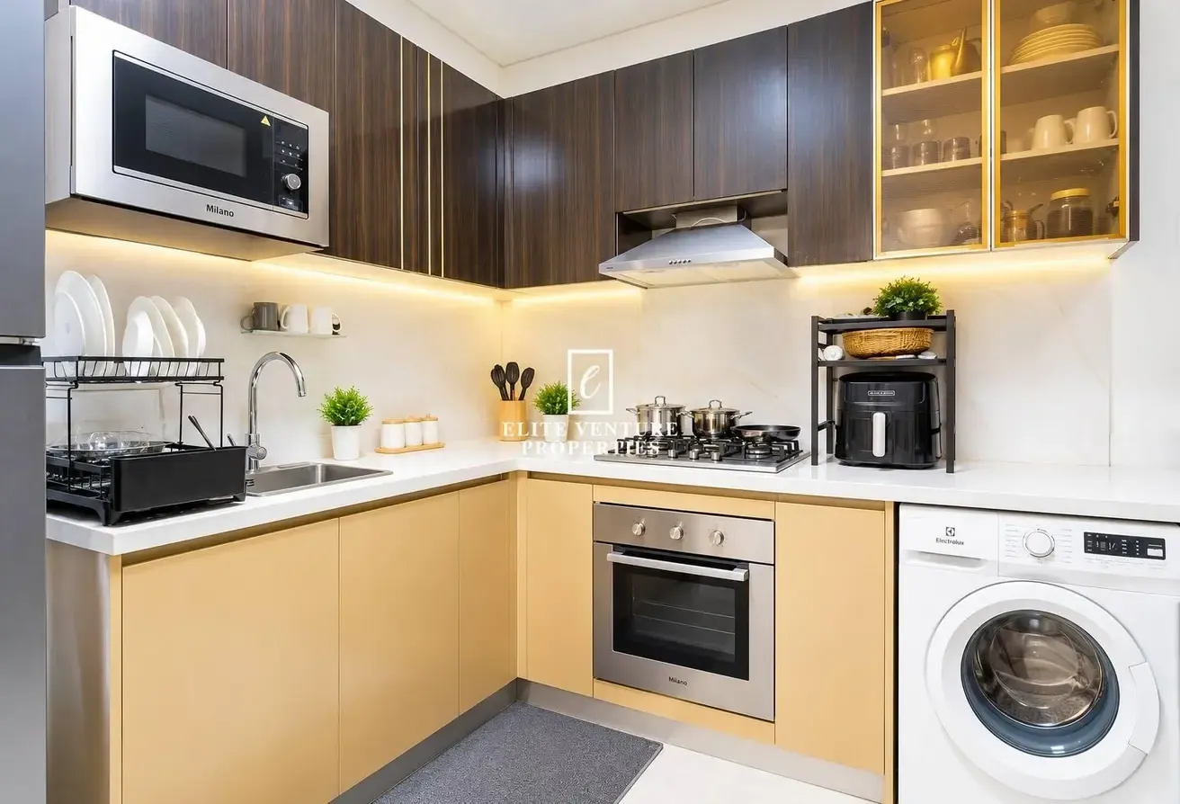 FULLY FURNISHED | LUXURIOUS LIVING+STUDY / MAID'S ROOM