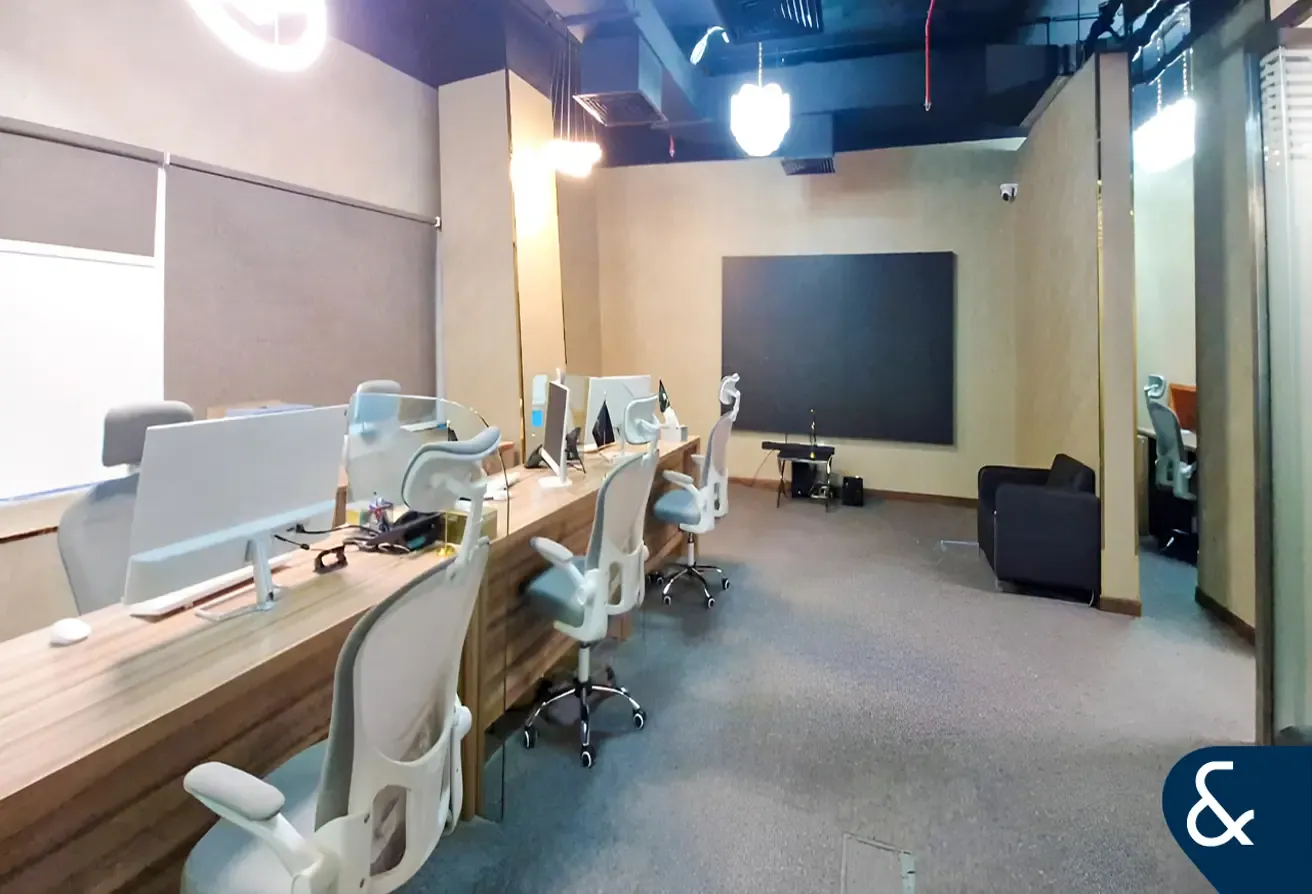 Market Price | Close To Metro | Modern Lobby