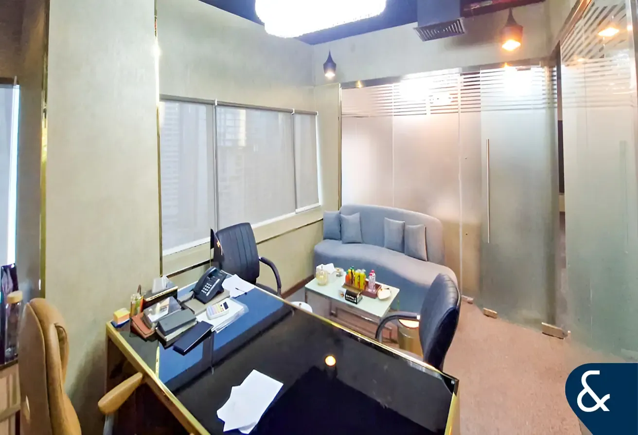 Market Price | Close To Metro | Modern Lobby