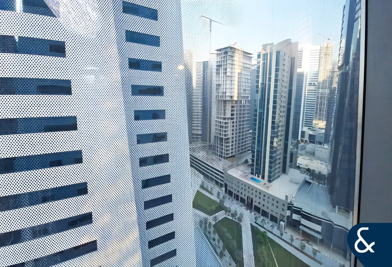 Market Price | Close To Metro | Modern Lobby