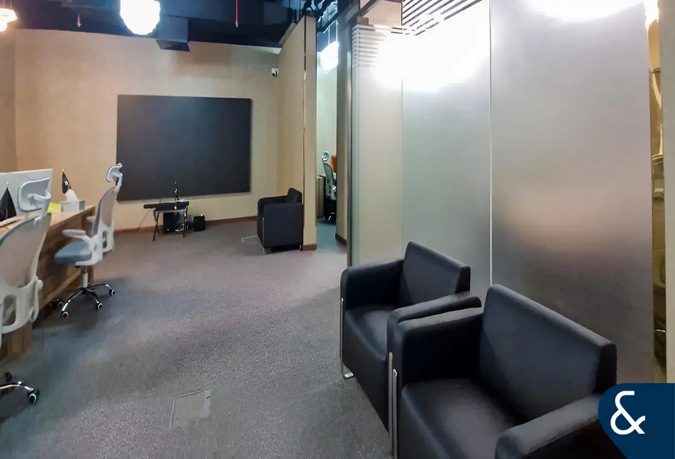 Market Price | Close To Metro | Modern Lobby