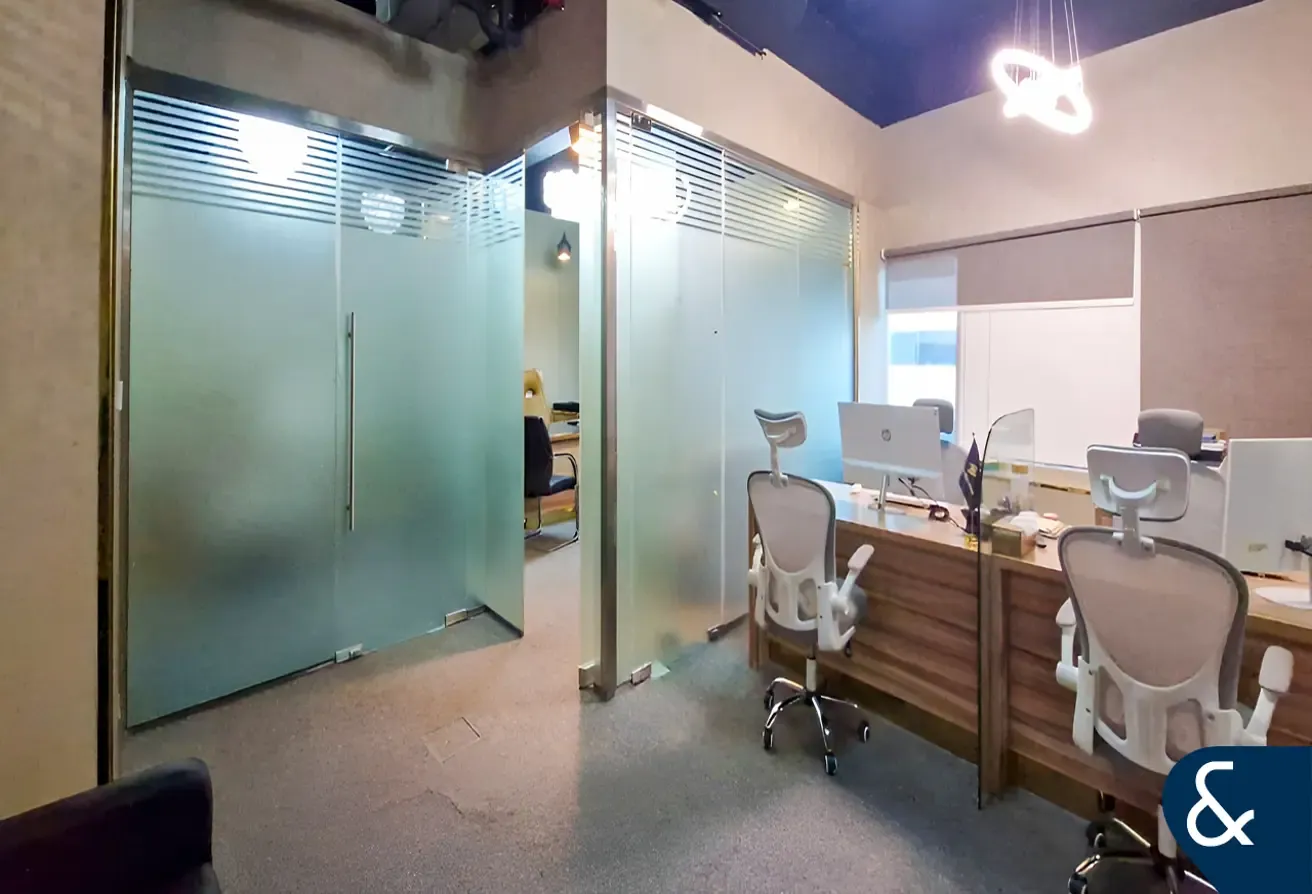 Market Price | Close To Metro | Modern Lobby