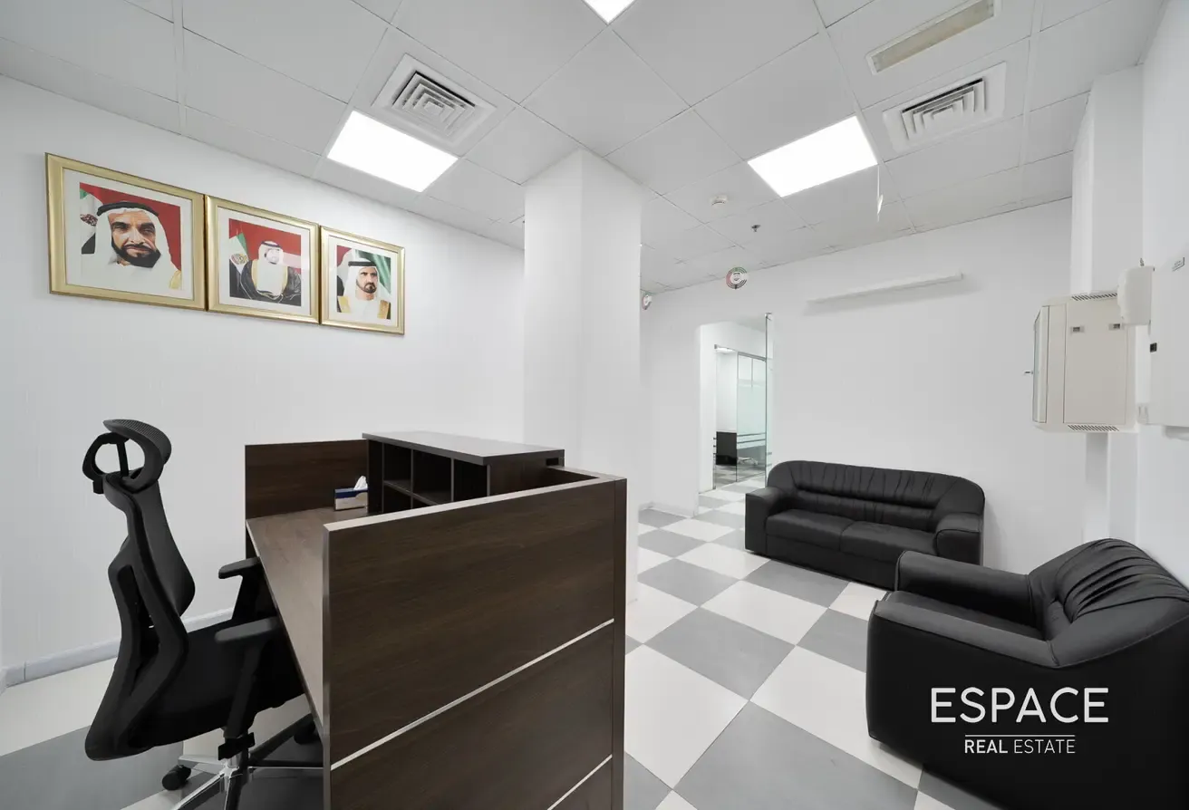 Vacant | Near Metro | High Floor