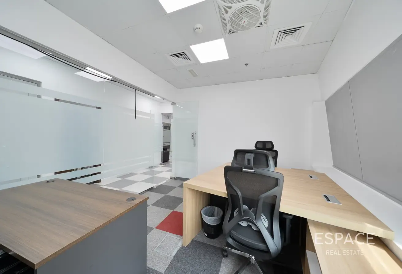 Vacant | Near Metro | High Floor