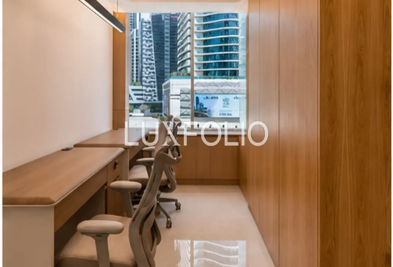 Furnished Office | Vacant | 11 Parkings