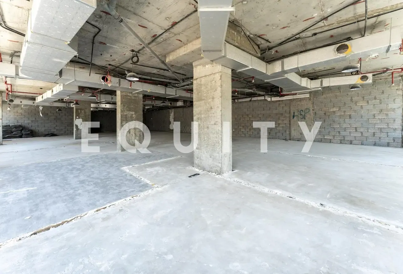 Bare Unit | 13 Parking Spaces | Canal View