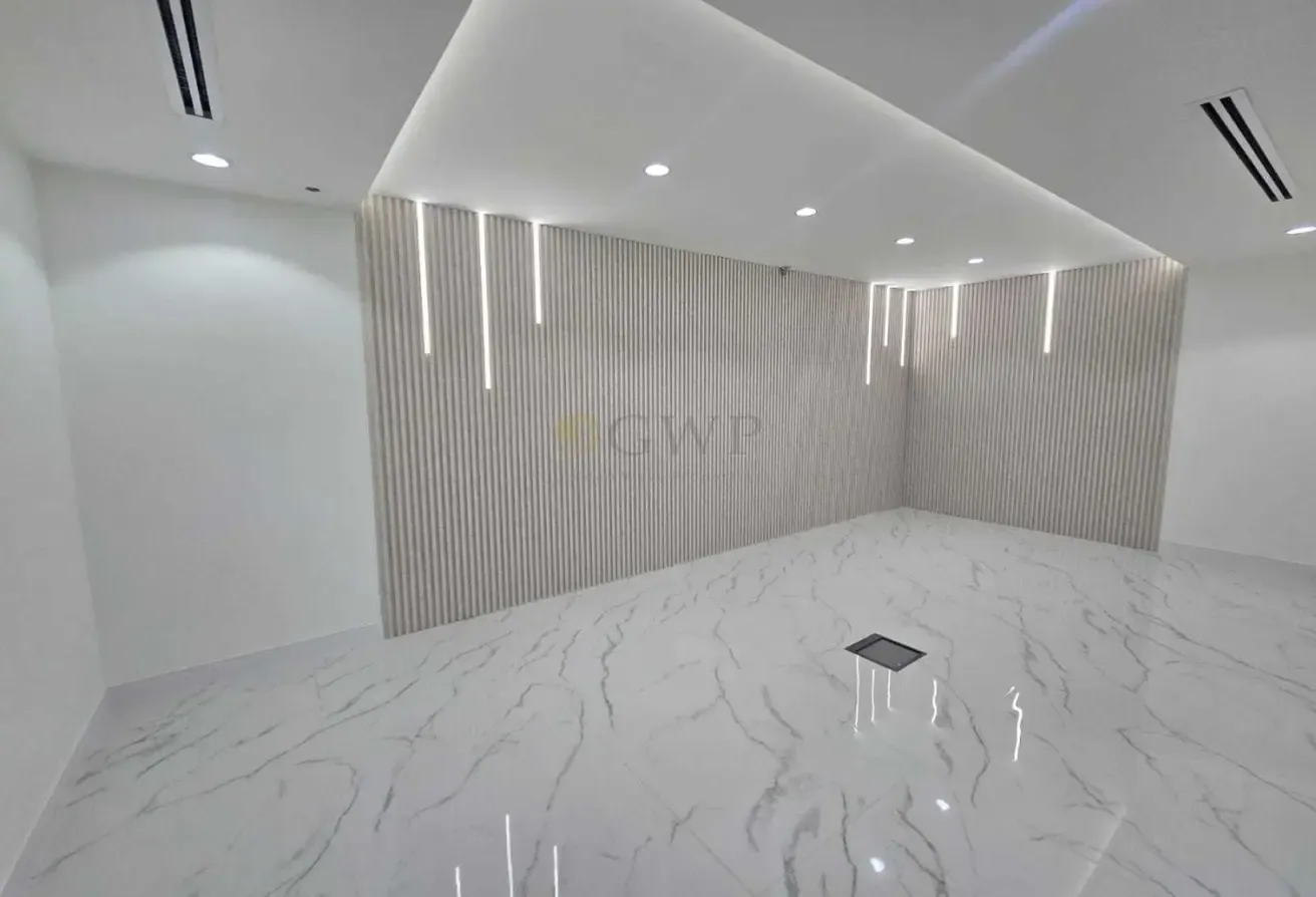 New Fitted office with 13 Parking | Ready to move