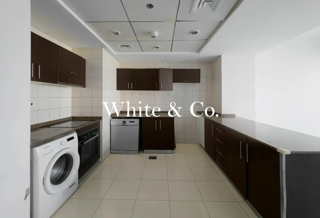 MARINA VIEW | VACANT | EXCELLENT CONDITION