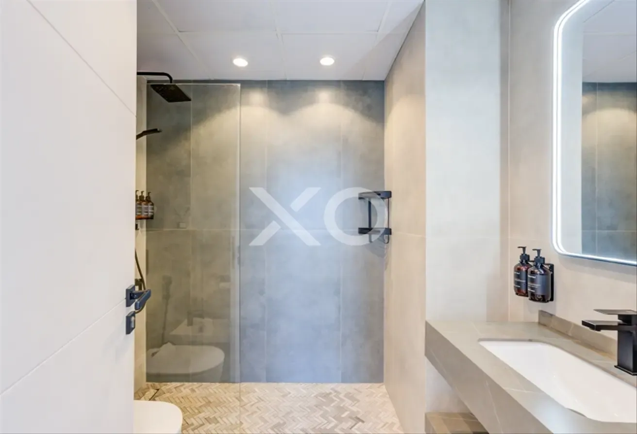 Marina View | Fully Upgraded | Vacant