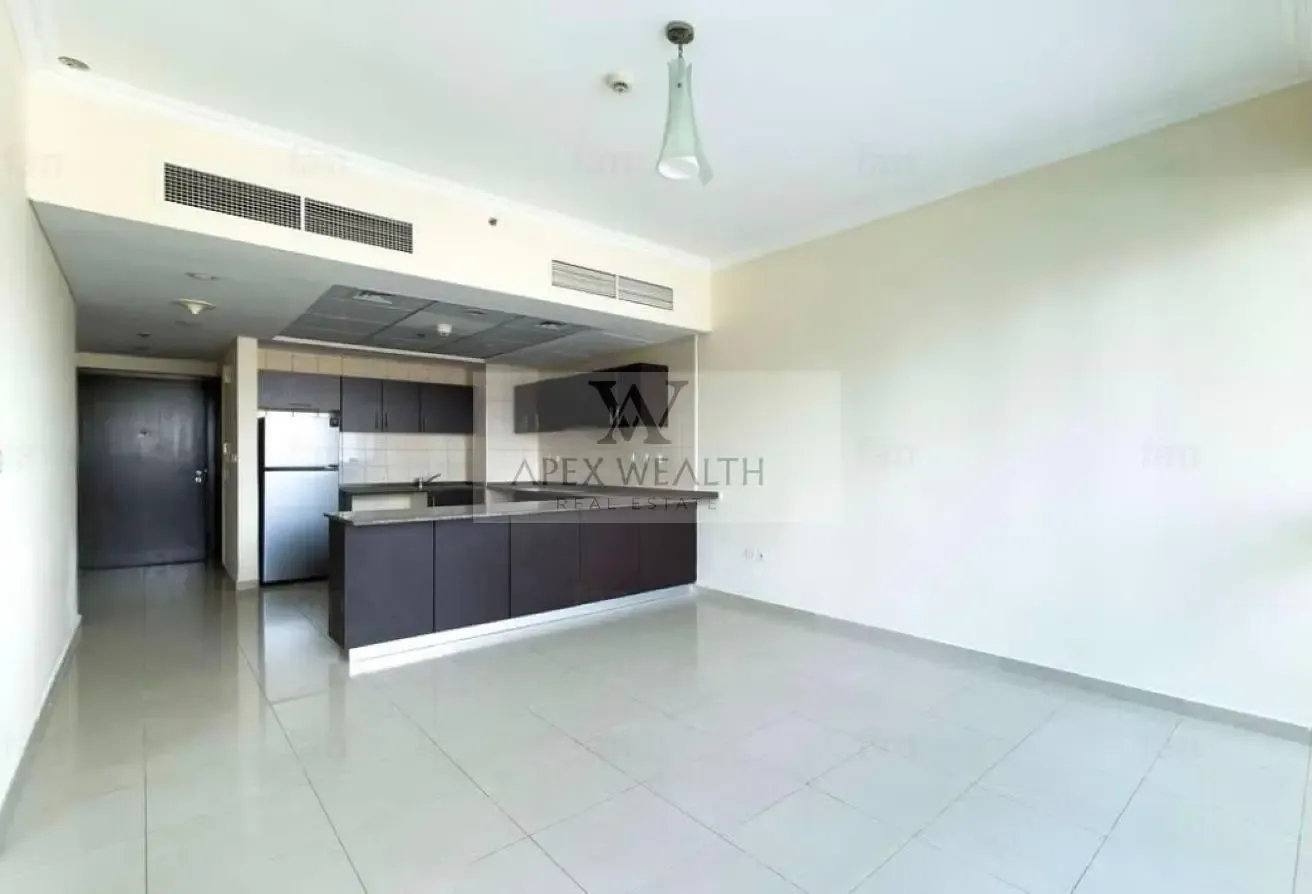 SpaciousUnit | Mid-Floor | Tenanted