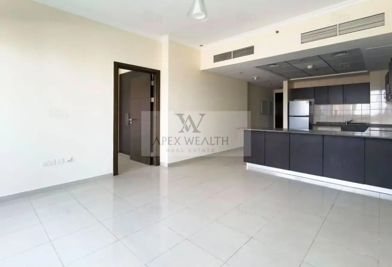 SpaciousUnit | Mid-Floor | Tenanted